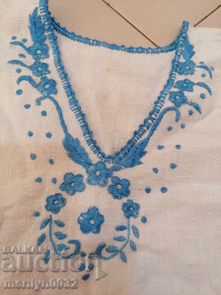 Old female handmade handmade chenar embroidery sweater