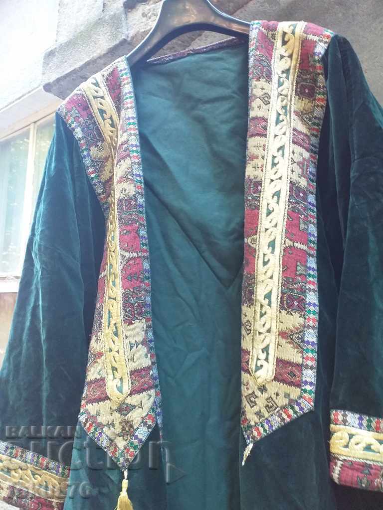 Kaftan Costume made of green velvet and embroidery with tinsel with price 490.00 BGN | € 250.53 Kaftan Costume made of green velvet and embroidery with tinsel with price 490.00 BGN | € 250.53