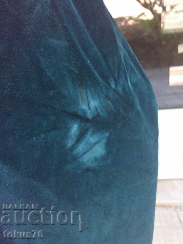 Delivery of Kaftan Costume made of green velvet and embroidery with tinsel Delivery of Kaftan Costume made of green velvet and embroidery with tinsel