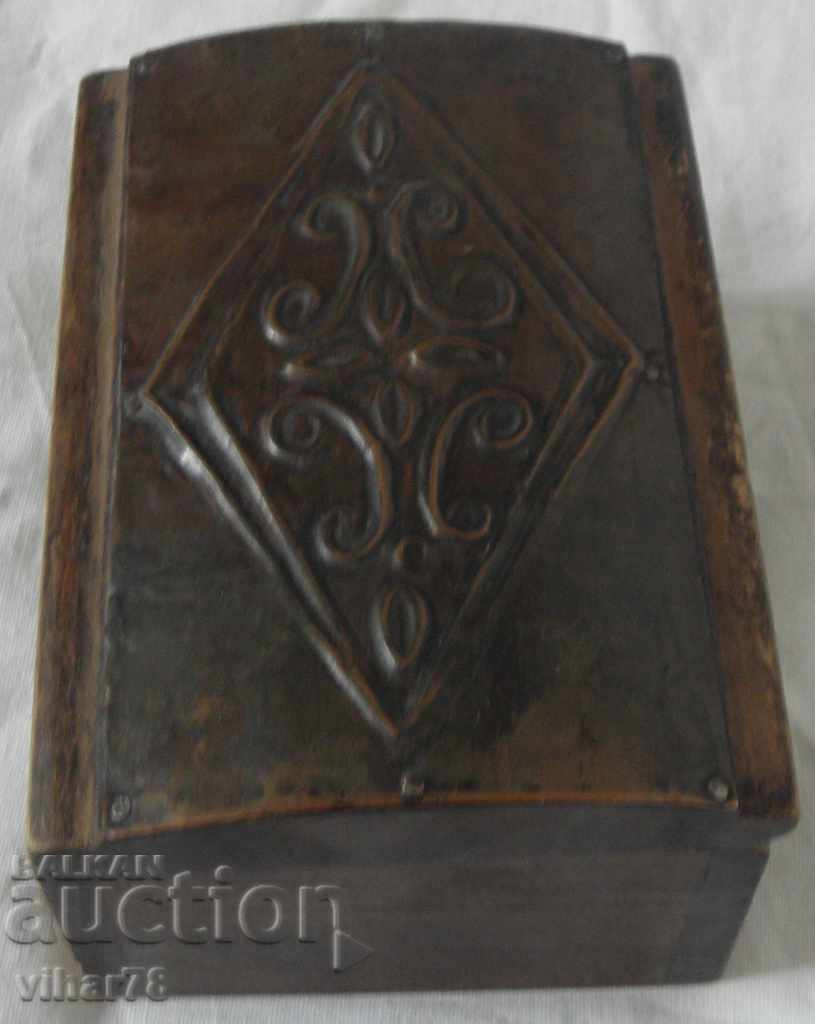 Auction WOODEN BOX Auction WOODEN BOX