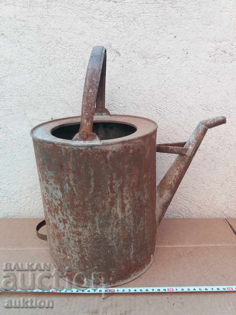 METAL WATERING MACHINE with price 8.99 BGN | € 4.60