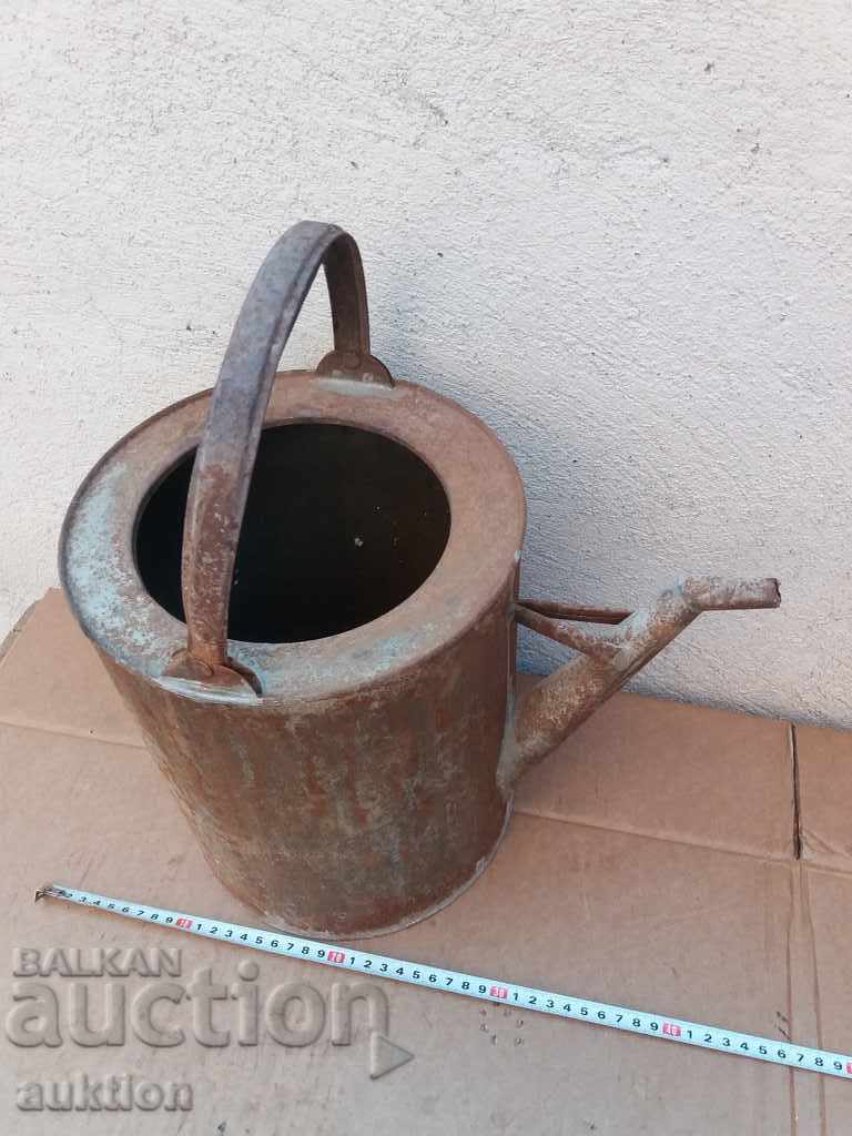 Auction  METAL WATERING MACHINE