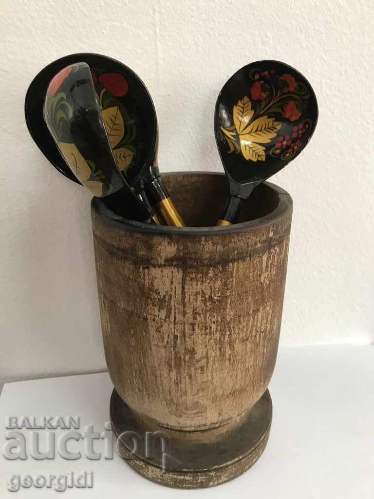 Old painted wooden spoons with a wooden mortar. №0350