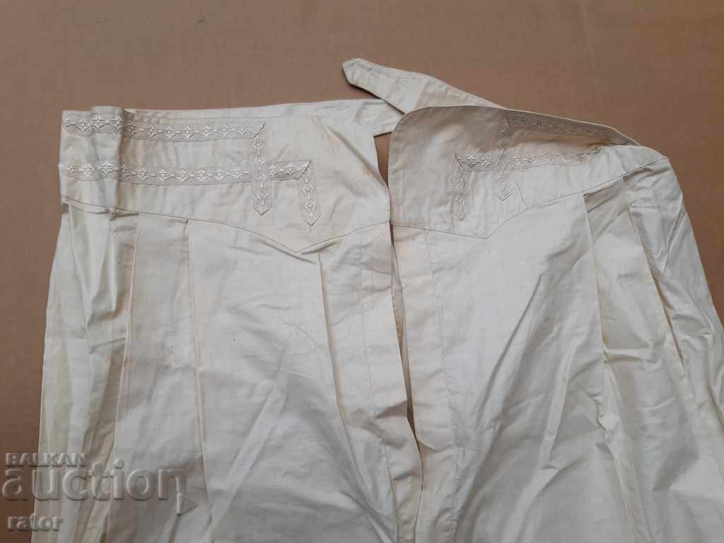 Chiloți albi vechi cu broderie - vechi de 100 de ani, costum popular cu preț 16.00 BGN | € 8.18