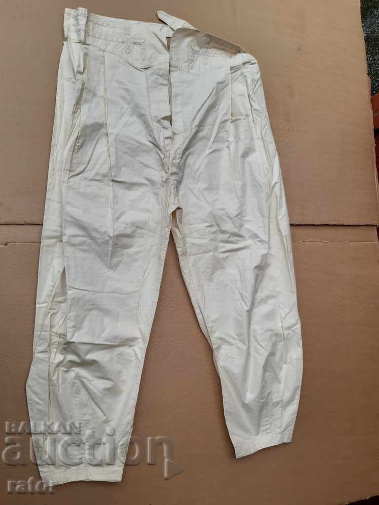 Chiloți albi vechi cu broderie - vechi de 100 de ani, costum popular