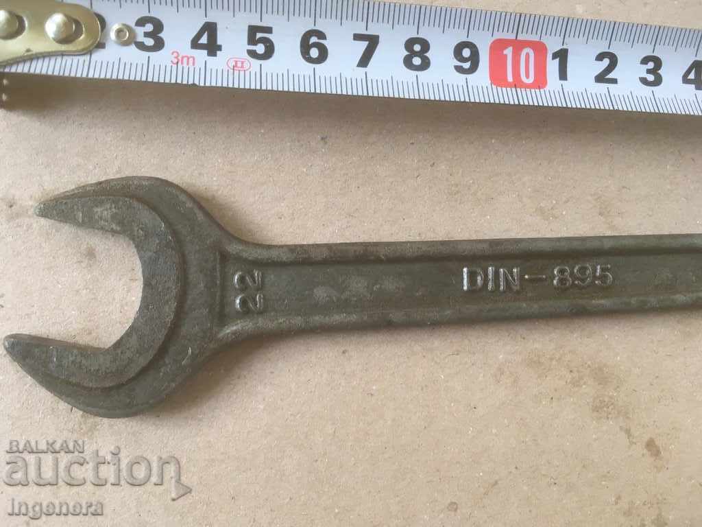 Auction WRENCH NUT BRAND TOOL-20/22 Auction WRENCH NUT BRAND TOOL-20/22