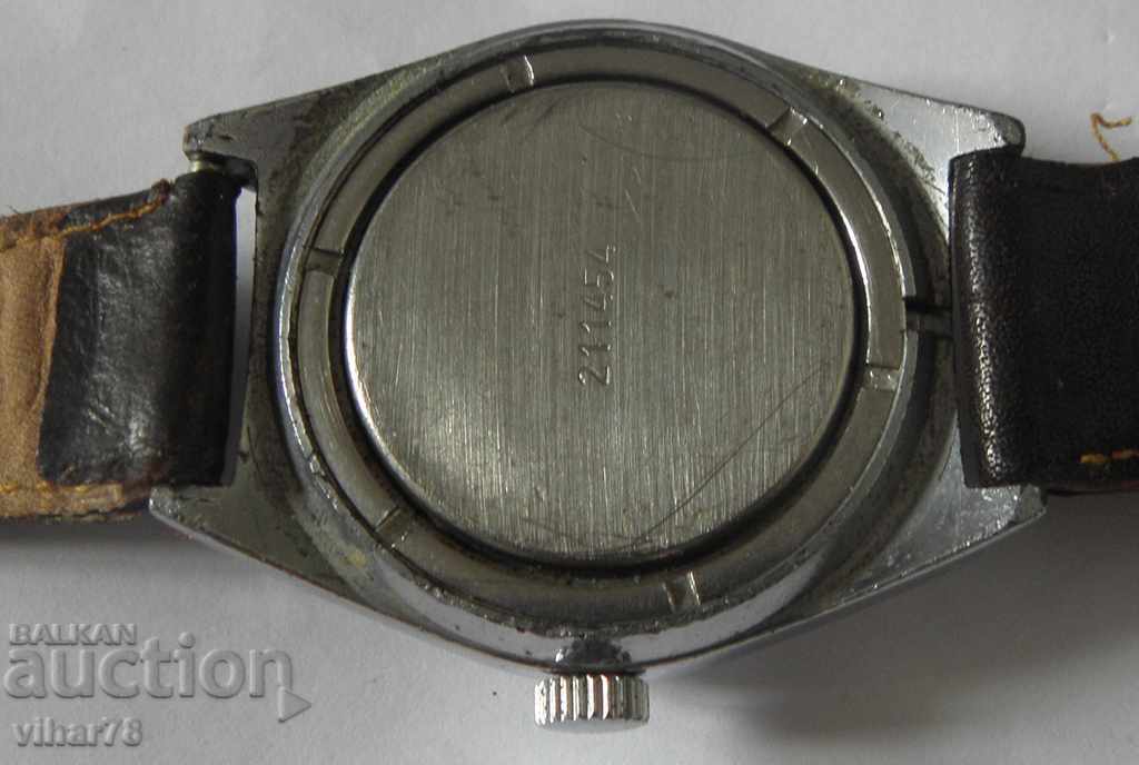 MEN'S CLOTHING CHRISTMAS - 6 MEN'S CLOTHING CHRISTMAS - 6