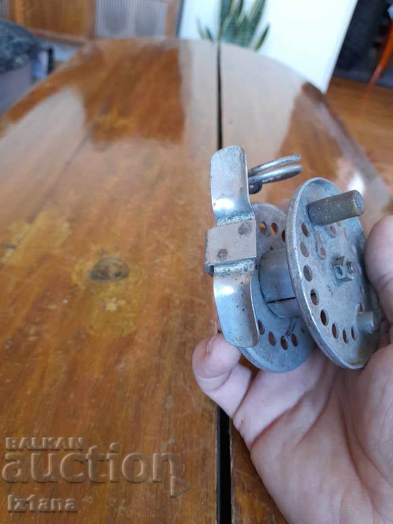 Auction Old fishing reel Auction Old fishing reel