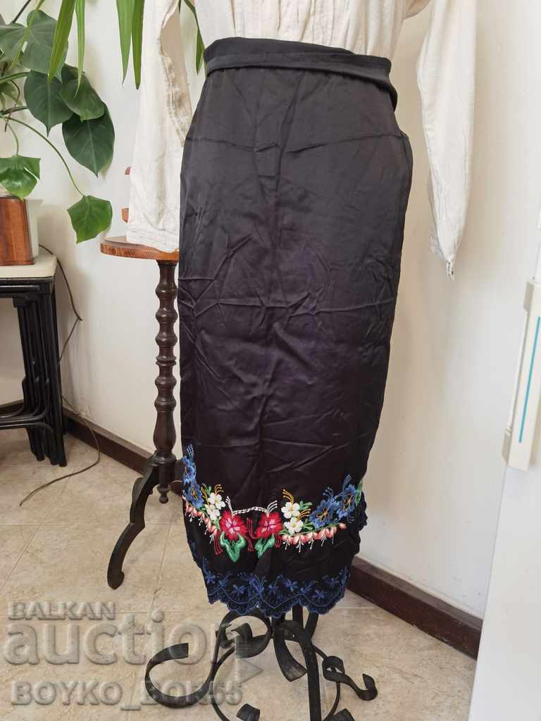 Authentic 19 in Apron from Folk Costume - 7 Authentic 19 in Apron from Folk Costume - 7