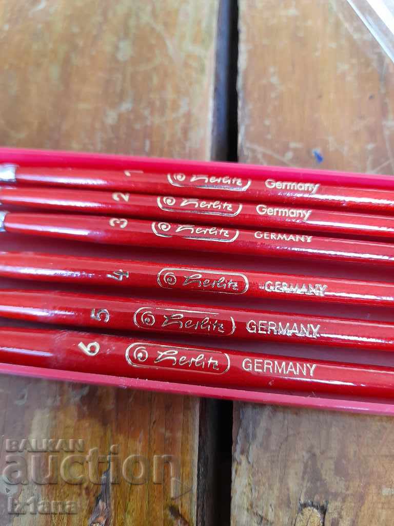 Herlitz paint brushes - 5 Herlitz paint brushes - 5