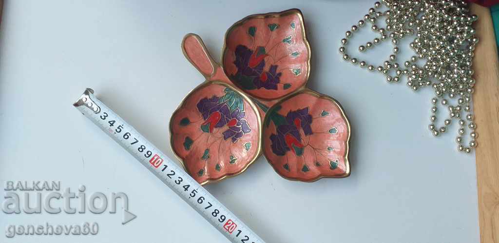 Δημοπρασία Όμορφο μπρούτζινο πιάτο για ξηρούς καρπούς, τριπλό σμάλτο Δημοπρασία Όμορφο μπρούτζινο πιάτο για ξηρούς καρπούς, τριπλό σμάλτο