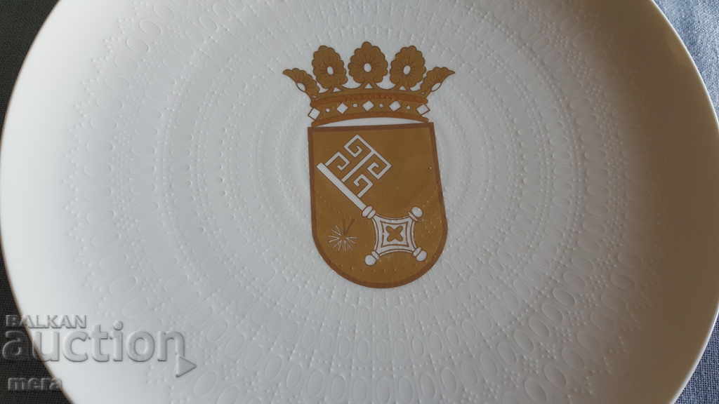 Porcelain plateau- Rosenthal with price 40.00 BGN | € 20.45 Porcelain plateau- Rosenthal with price 40.00 BGN | € 20.45