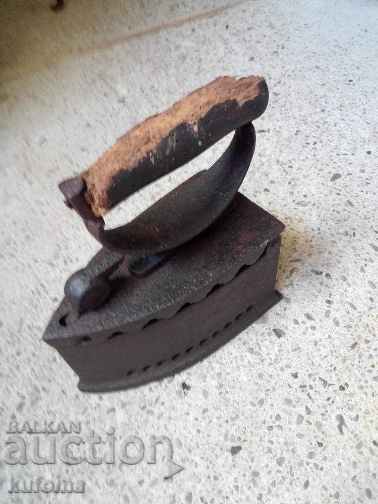 Παλιά σιδήρου στην πυρκαγιά με τιμή 34.99 BGN | € 17.89 Παλιά σιδήρου στην πυρκαγιά με τιμή 34.99 BGN | € 17.89