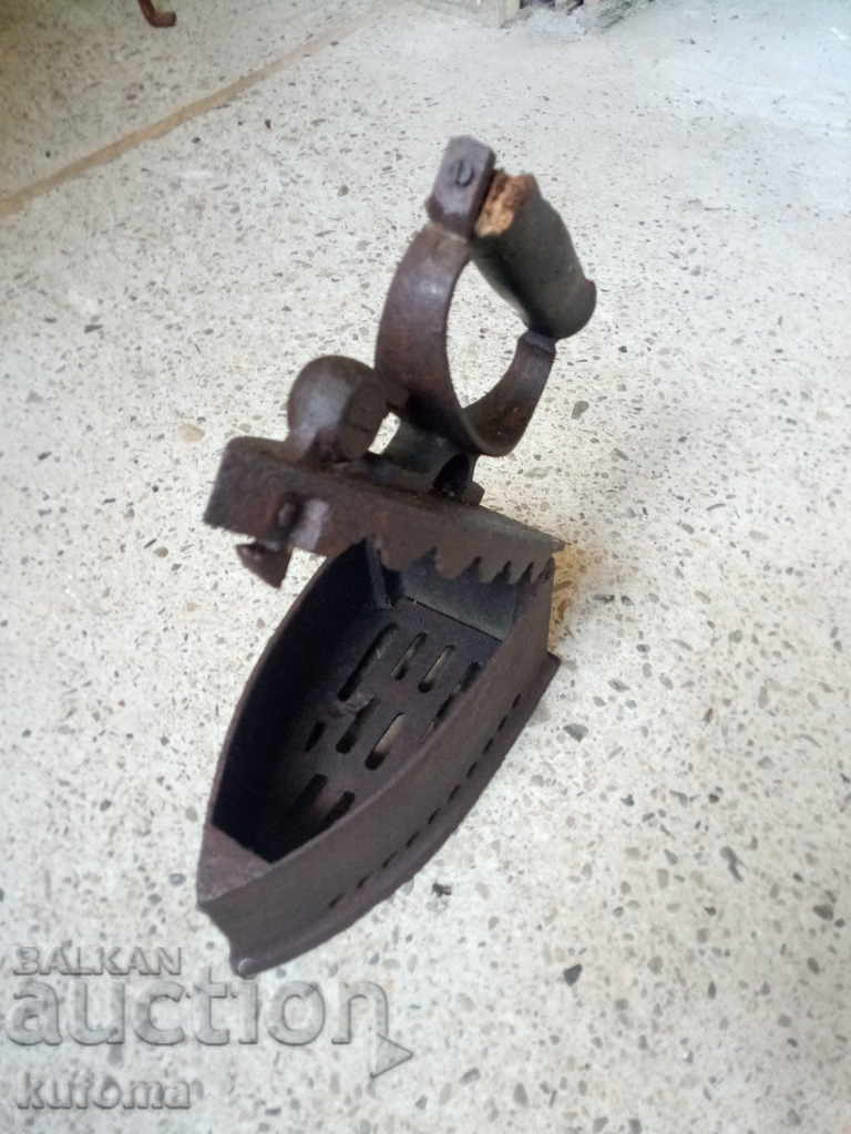 Δημοπρασία Παλιά σιδήρου στην πυρκαγιά Δημοπρασία Παλιά σιδήρου στην πυρκαγιά