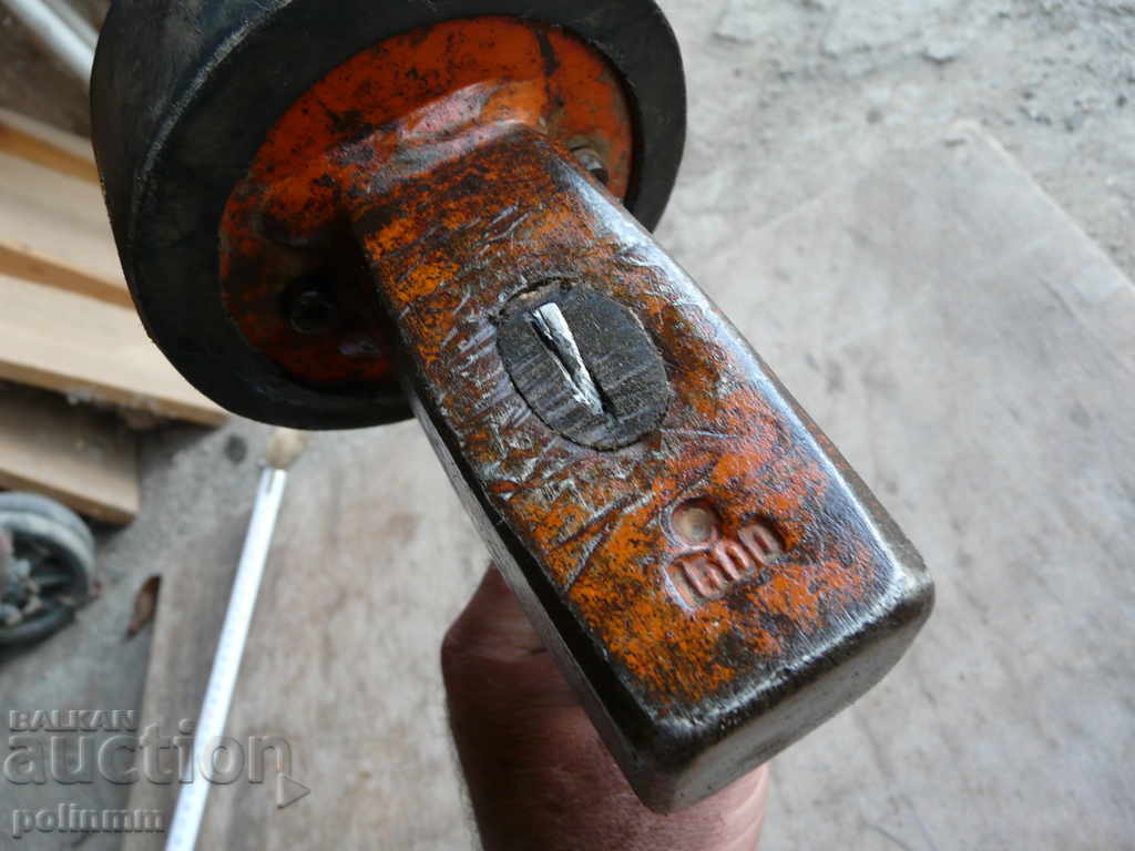 Σφυρί για πλακόστρωτα με τιμή 50.00 BGN | € 25.56 Σφυρί για πλακόστρωτα με τιμή 50.00 BGN | € 25.56