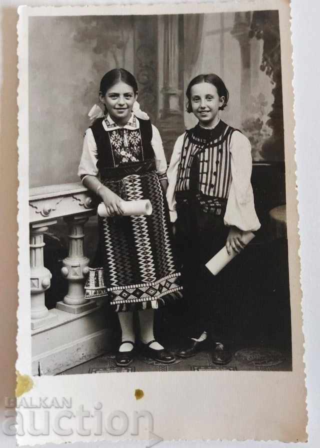 Delivery of YAMBOL OLD PHOTO PHOTO STUDENT WEAR Delivery of YAMBOL OLD PHOTO PHOTO STUDENT WEAR