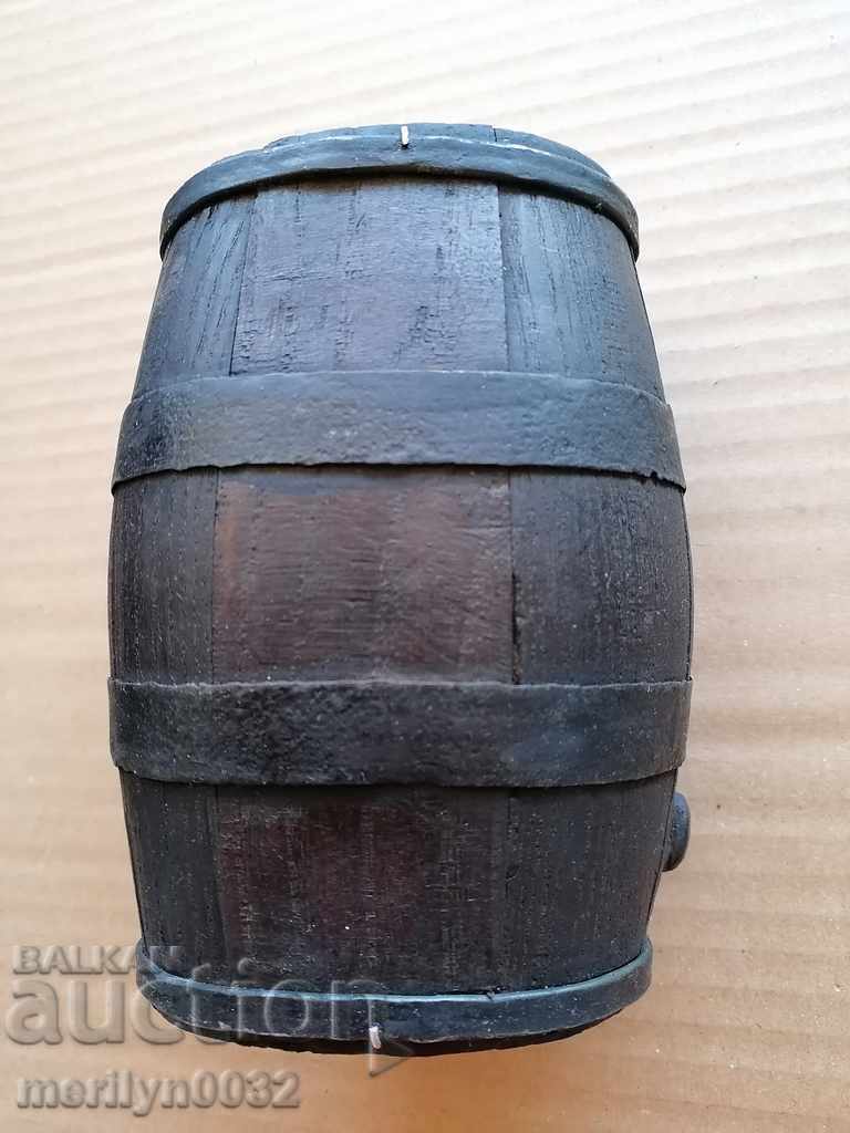 Old pepper, barrel, keg, bucket, vase, wooden with price 73.00 BGN | € 37.32 Old pepper, barrel, keg, bucket, vase, wooden with price 73.00 BGN | € 37.32