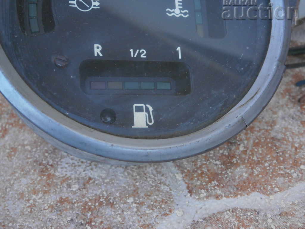tachometer retro trabant with price 31.00 BGN | € 15.85 tachometer retro trabant with price 31.00 BGN | € 15.85