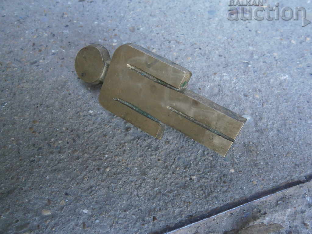 Delivery of bronze figure for neck Delivery of bronze figure for neck