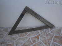старинен триъгълник