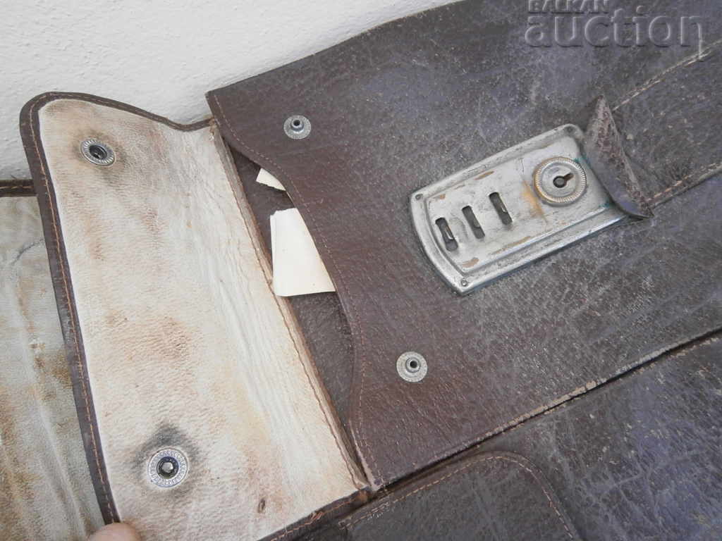 o geantă din piele antică - 5 o geantă din piele antică - 5