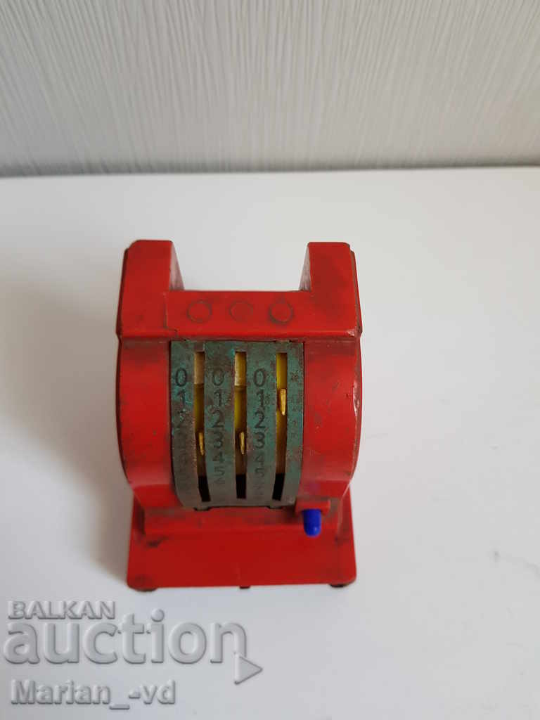 Стара соц.играчка -касов апарат с цена 20.00 лв. | € 10.23 Стара соц.играчка -касов апарат с цена 20.00 лв. | € 10.23