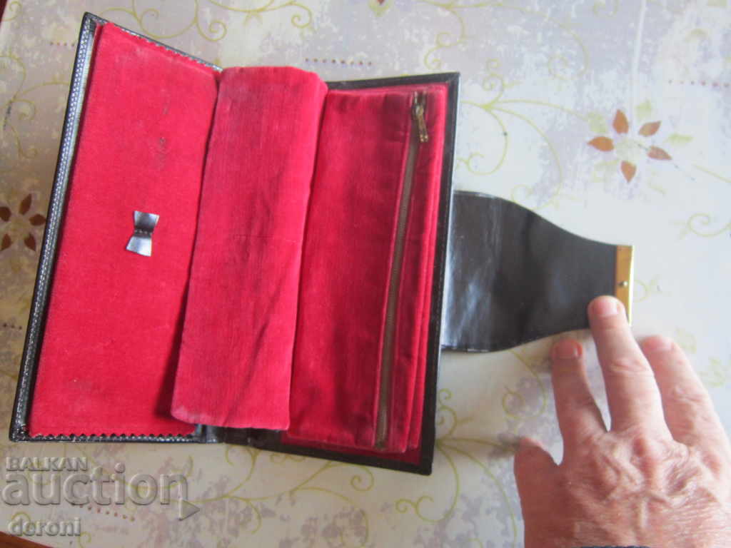 Delivery of Great women's purse bag IE Delivery of Great women's purse bag IE