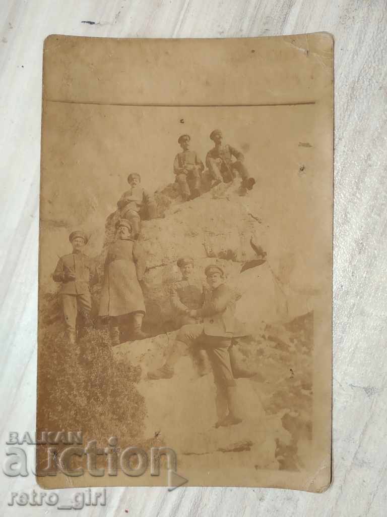 Vând o fotografie militară veche, o carte poștală