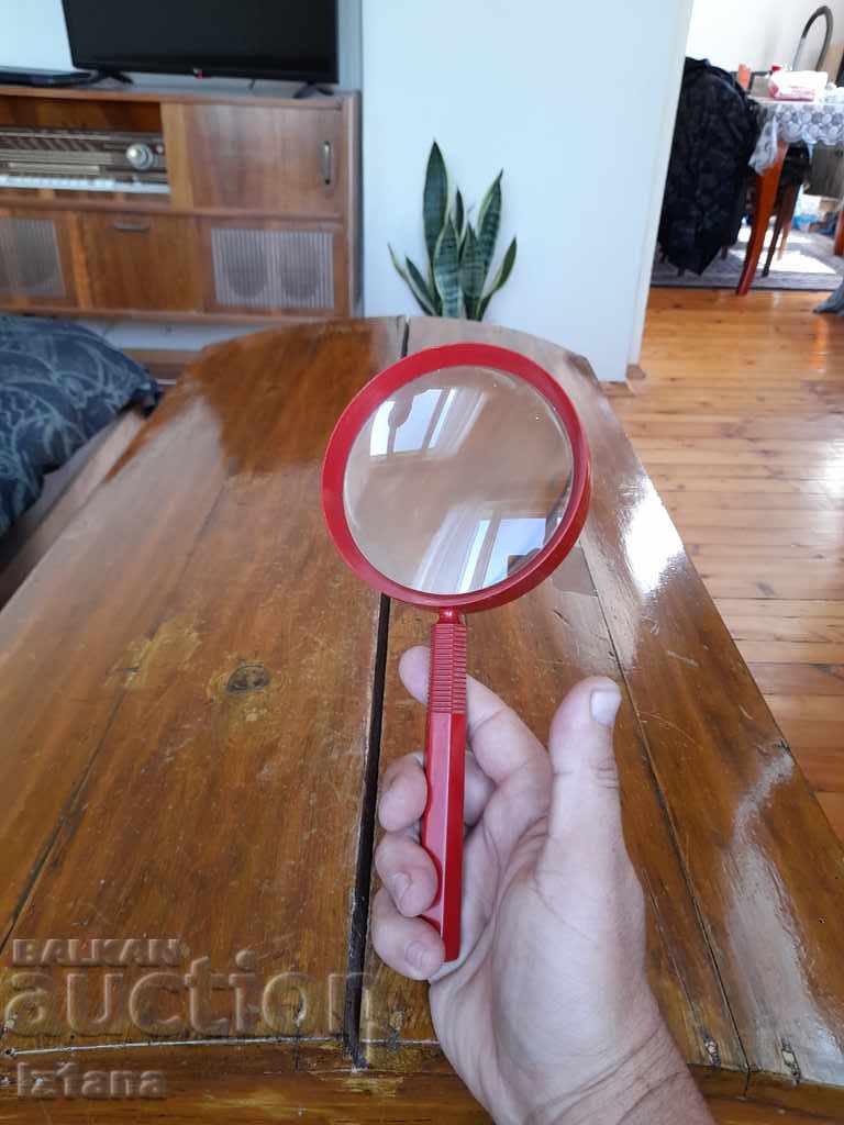 Old magnifying glass with price 30.00 BGN | € 15.34 Old magnifying glass with price 30.00 BGN | € 15.34