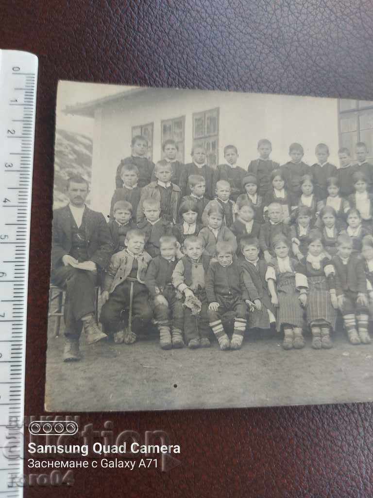Auction SMALL CHURCH - CHILDREN IN DRESSES - 1926 Auction SMALL CHURCH - CHILDREN IN DRESSES - 1926