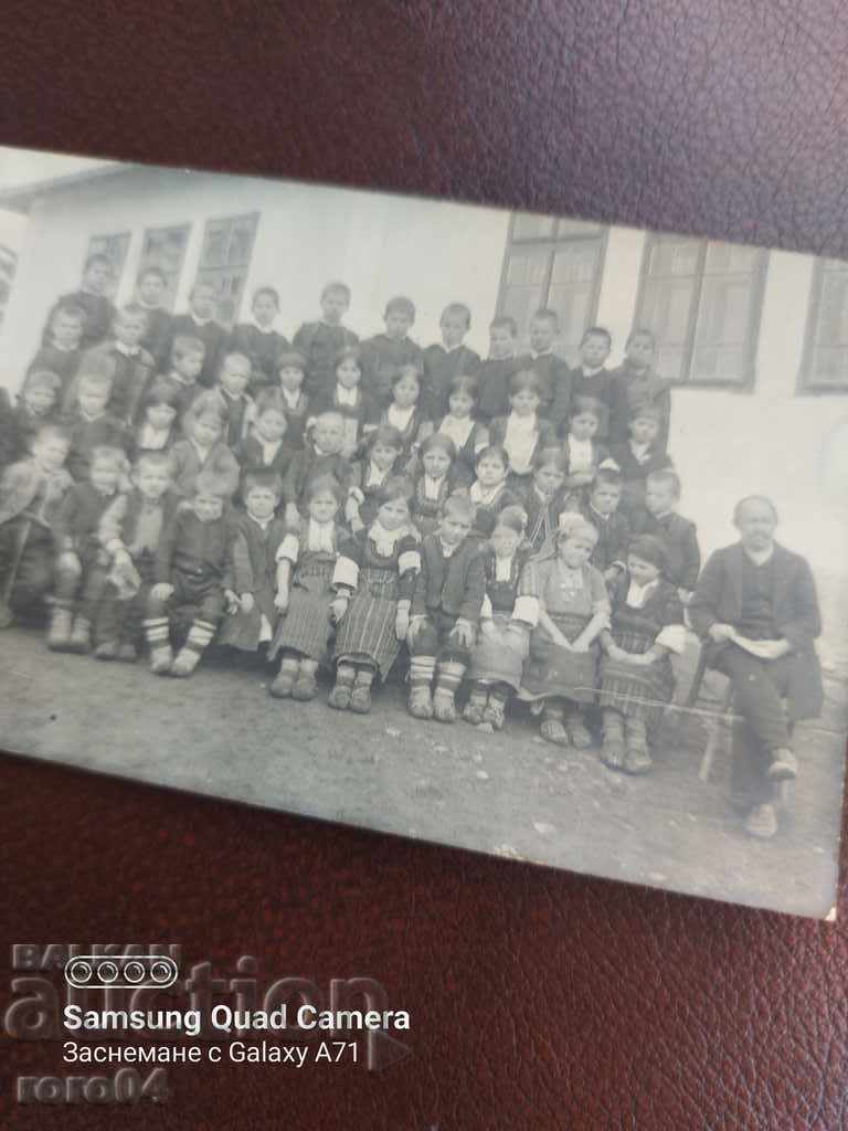 Delivery of SMALL CHURCH - CHILDREN IN DRESSES - 1926 Delivery of SMALL CHURCH - CHILDREN IN DRESSES - 1926