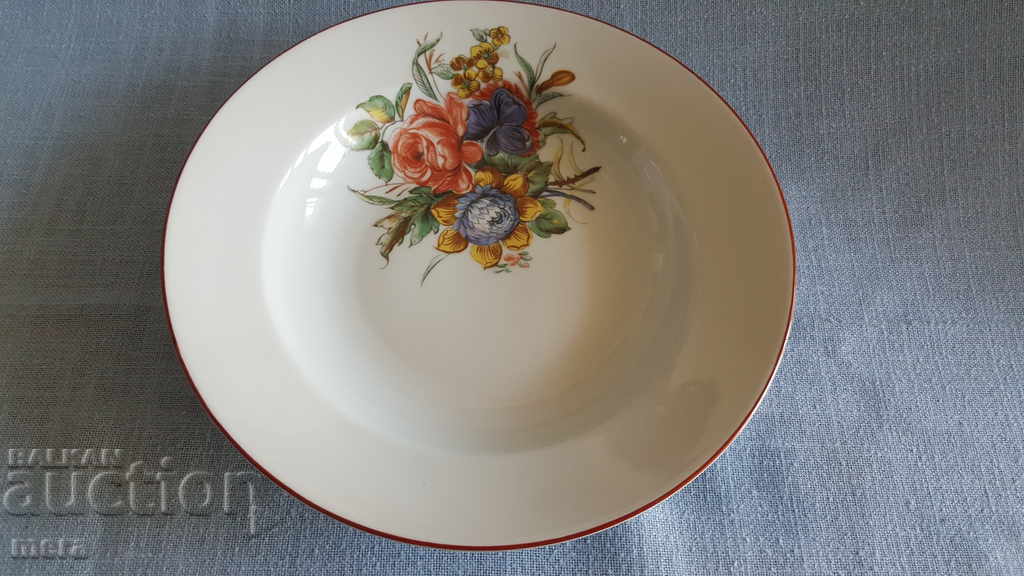 Porcelain plates - 2 pieces with price 15.00 BGN | € 7.67