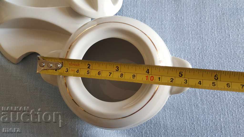 Delivery of Bulgarian porcelain dishes