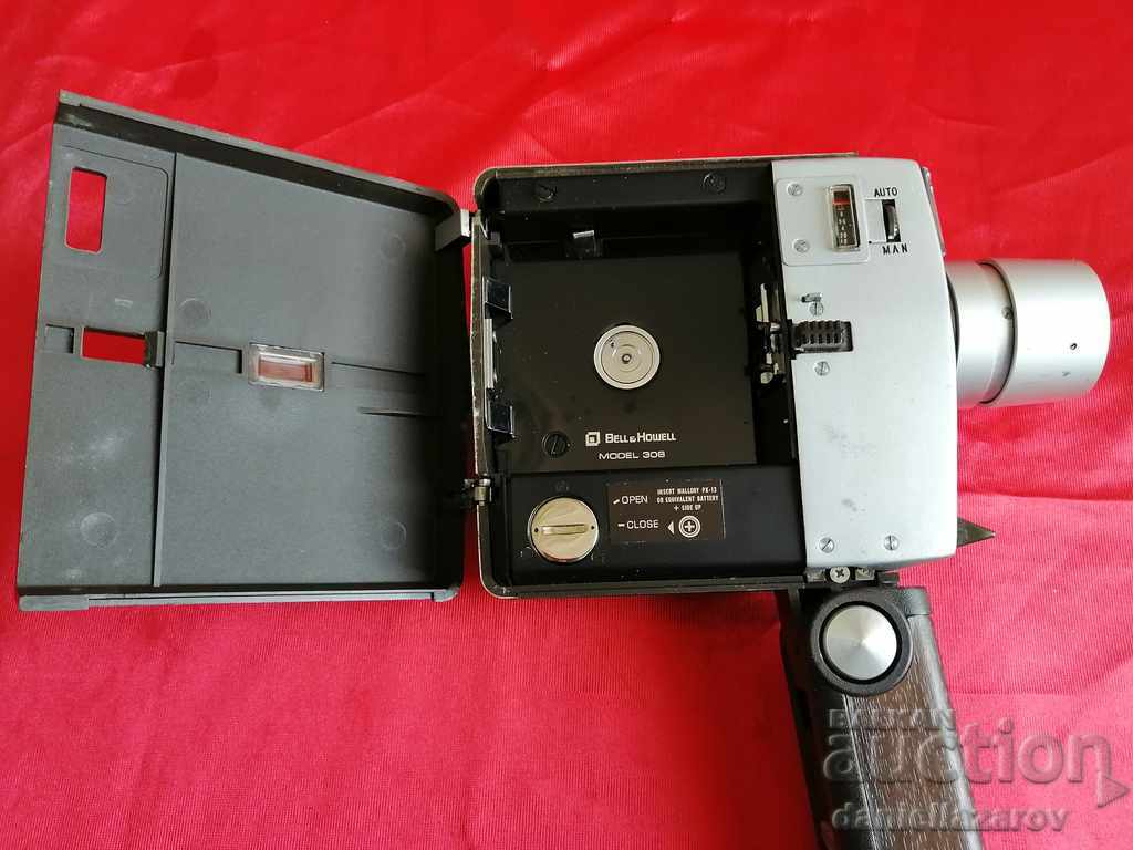 Old Collectible Camera Bell & Howell 1968 - 6 Old Collectible Camera Bell & Howell 1968 - 6