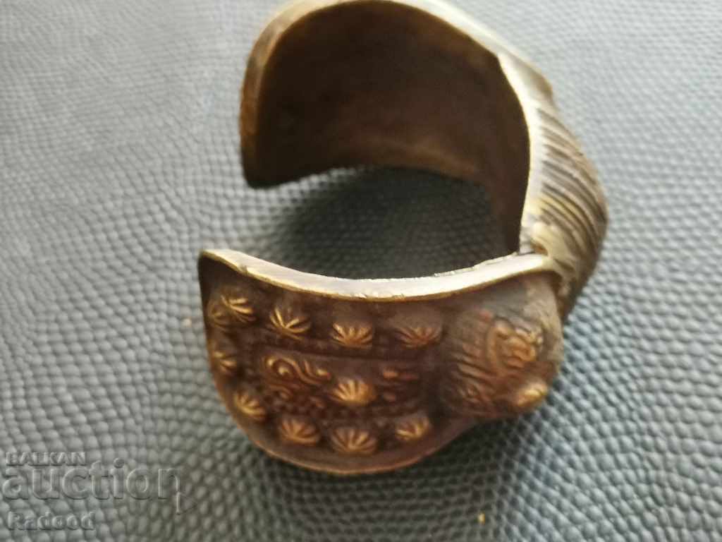 Delivery of Revival with a gilded slingshot Delivery of Revival with a gilded slingshot