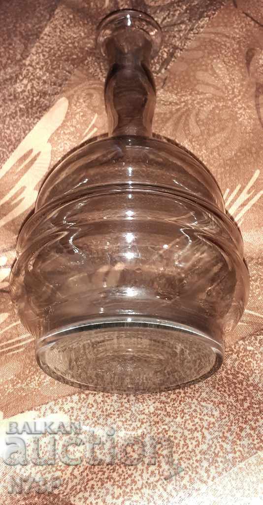 VAZĂ. STICLA. FĂCUT DE MÂNĂ. cu preț 10.00 BGN | € 5.11