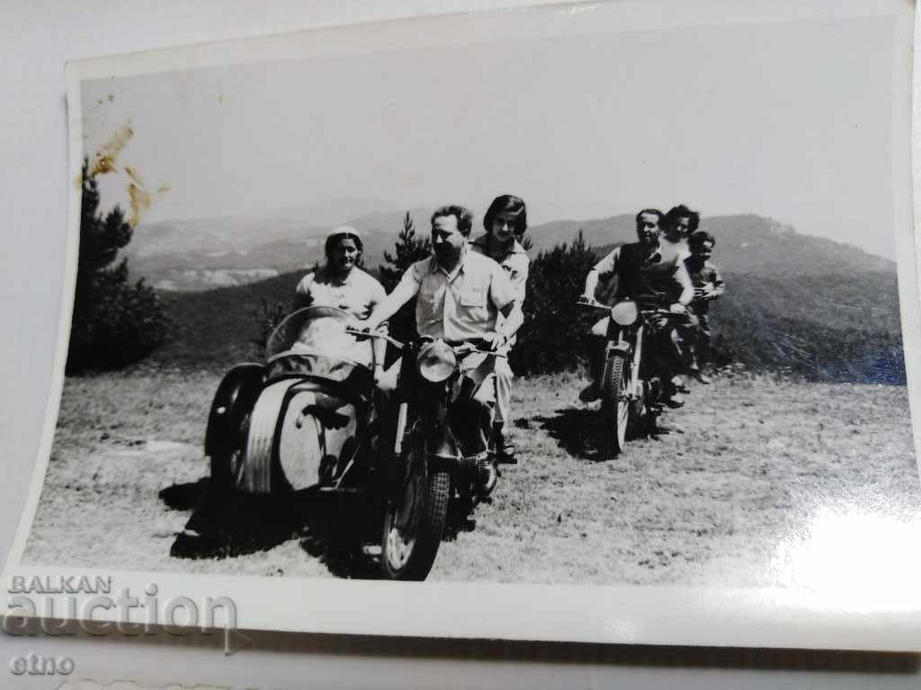 Livrarea FOTO REALĂ - MOTOCICLETE, BSA, TRIUMF, INDIAN, Ariel, Plovdiv Livrarea FOTO REALĂ - MOTOCICLETE, BSA, TRIUMF, INDIAN, Ariel, Plovdiv