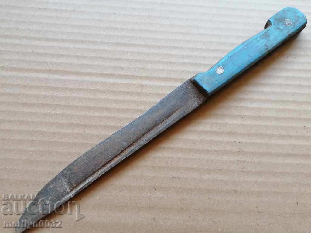 Old knife leg blade with price 39.00 BGN | € 19.94 Old knife leg blade with price 39.00 BGN | € 19.94