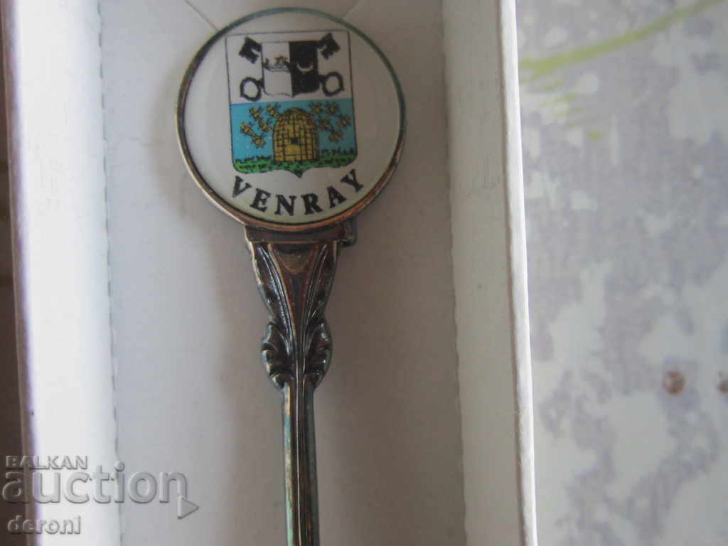 Auction Silver spoon spoon in a box Auction Silver spoon spoon in a box