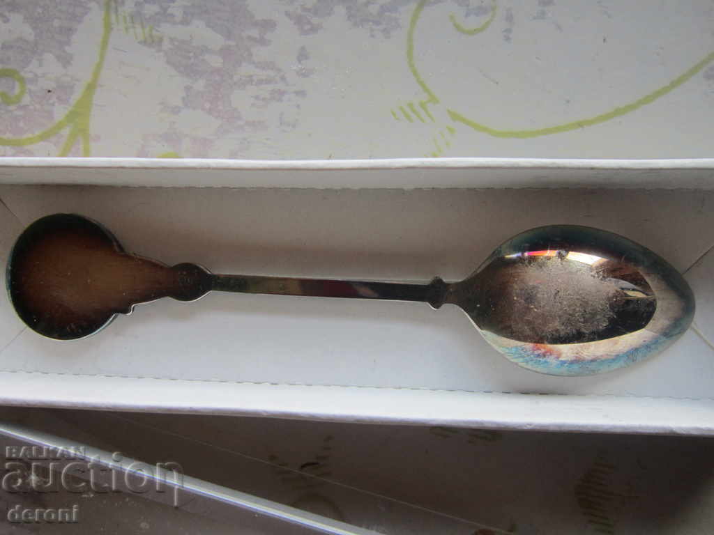 Delivery of Silver spoon spoon in a box Delivery of Silver spoon spoon in a box