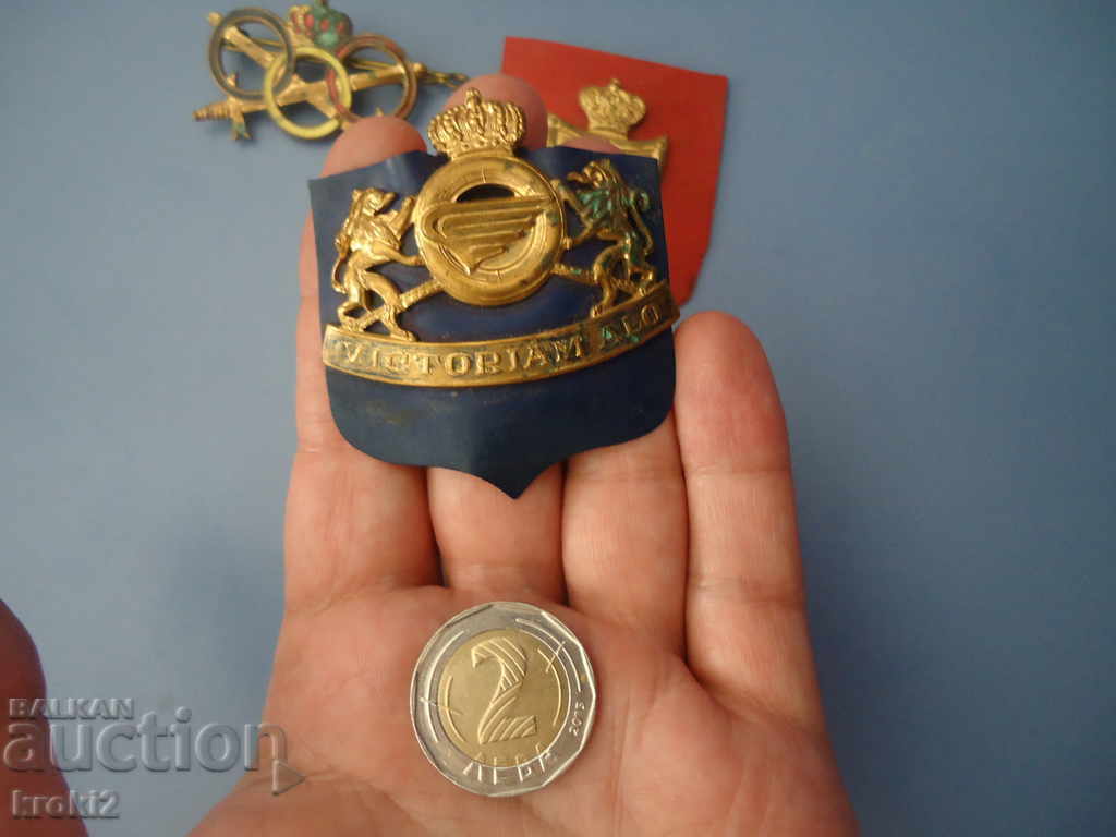 Lot of 4 old military badges brass bronze and two patches with price 45.00 BGN | € 23.01