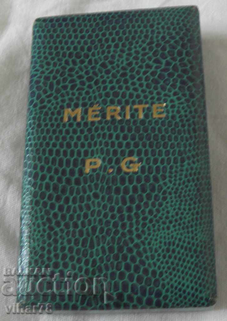 ФРЕНСКИ МЕДАЛ С КУТИЯ - 6 ФРЕНСКИ МЕДАЛ С КУТИЯ - 6