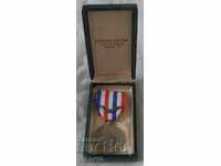 FRENCH MEDAL WITH BOX
