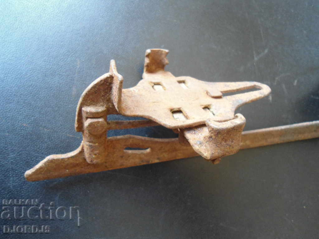 Auction Old winter skate Auction Old winter skate