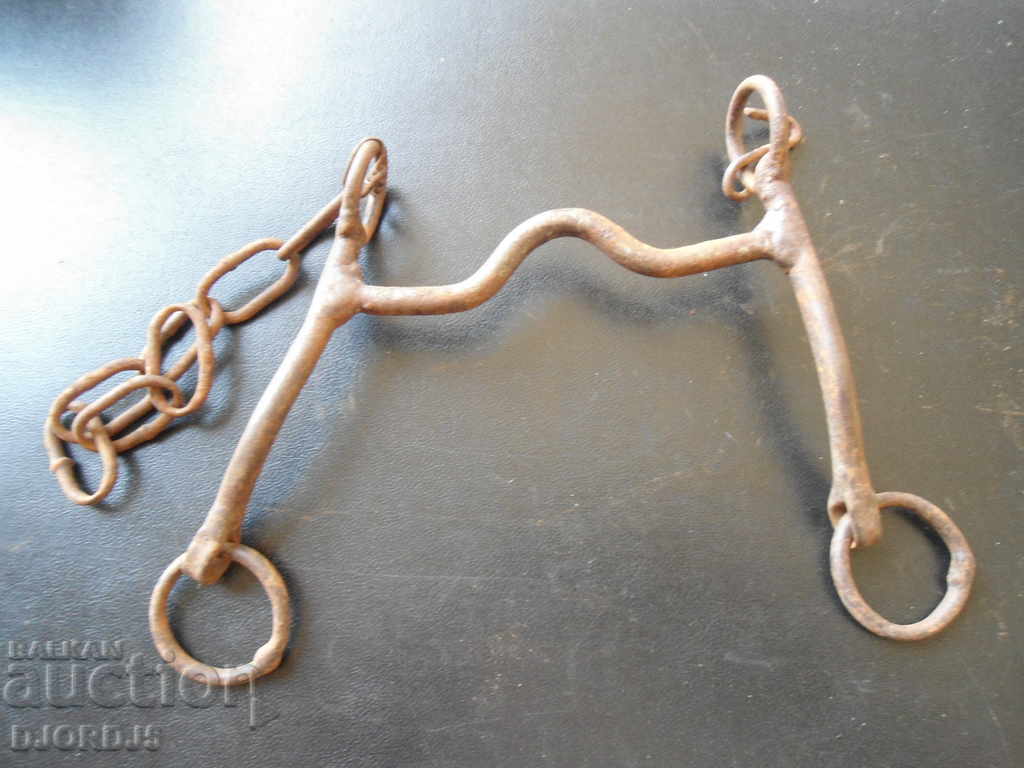 căpăstru vechi cu preț 5.00 BGN | € 2.56 căpăstru vechi cu preț 5.00 BGN | € 2.56