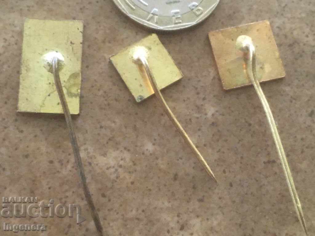 Delivery of BADGE BADGES -3 PCS Delivery of BADGE BADGES -3 PCS