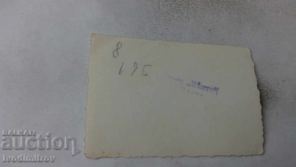 Φωτογραφία Άνδρες στο νερό με τιμή 2.35 BGN | € 1.20 Φωτογραφία Άνδρες στο νερό με τιμή 2.35 BGN | € 1.20