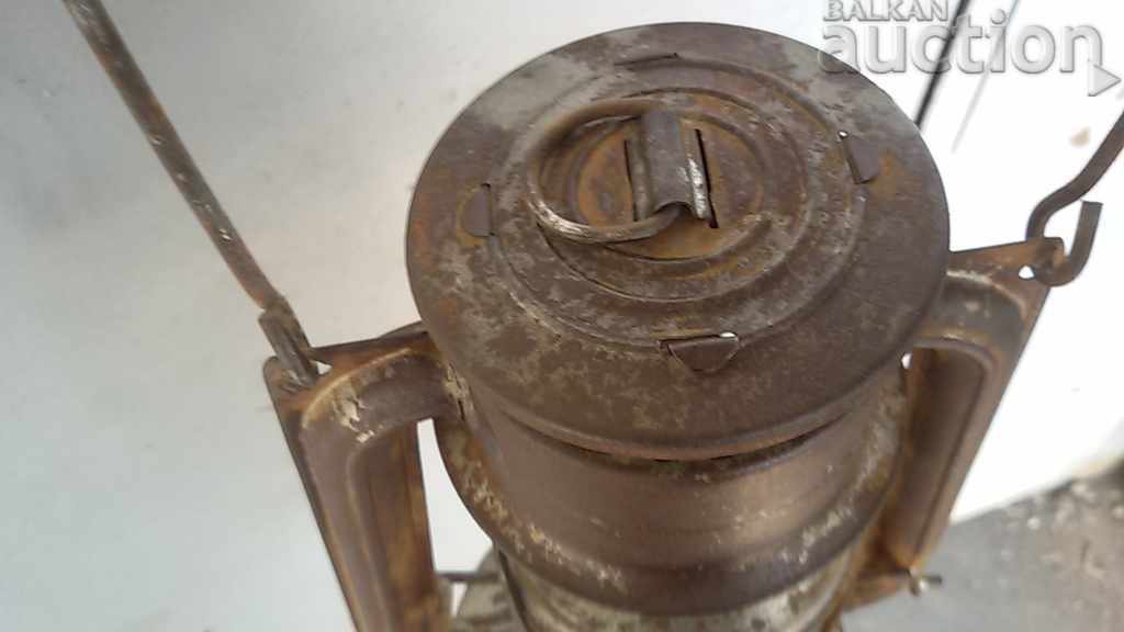 Delivery of an ancient German lantern Delivery of an ancient German lantern