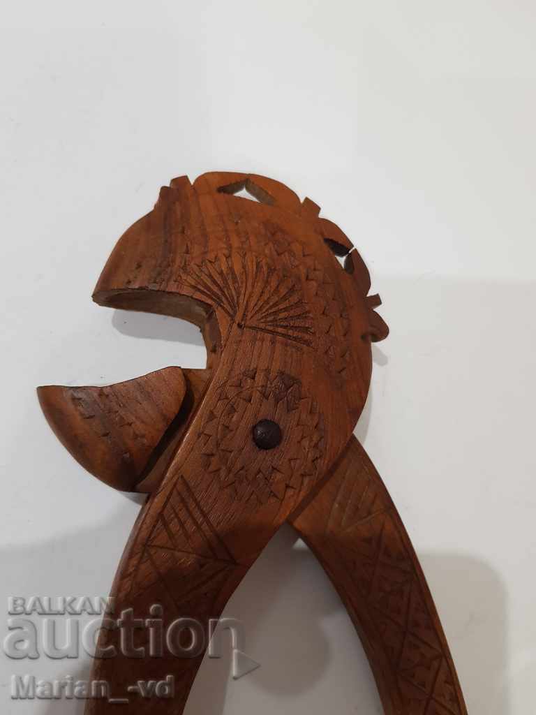 Wooden vintage hazelnut crusher with price 50.00 BGN | € 25.56 Wooden vintage hazelnut crusher with price 50.00 BGN | € 25.56