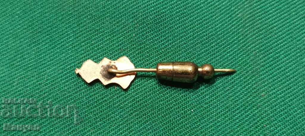 I am selling an old royal police badge, a lapel badge with price 63.00 BGN | € 32.21 I am selling an old royal police badge, a lapel badge with price 63.00 BGN | € 32.21